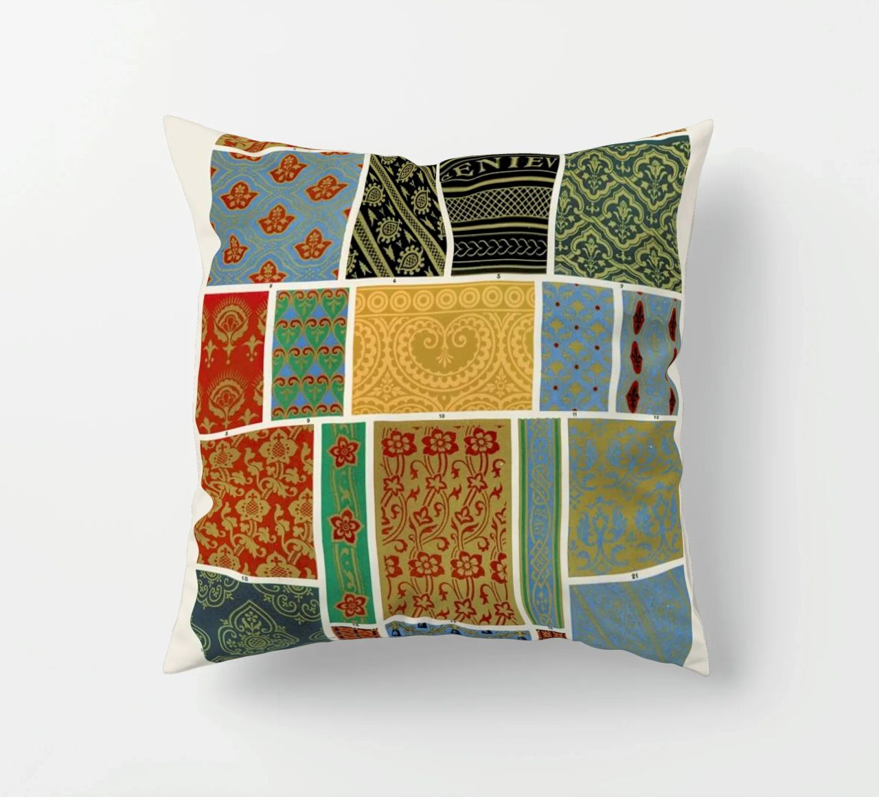 Racinet -  Medieval  Ornamental Pattern III coussin de Vintage by JUNIQE