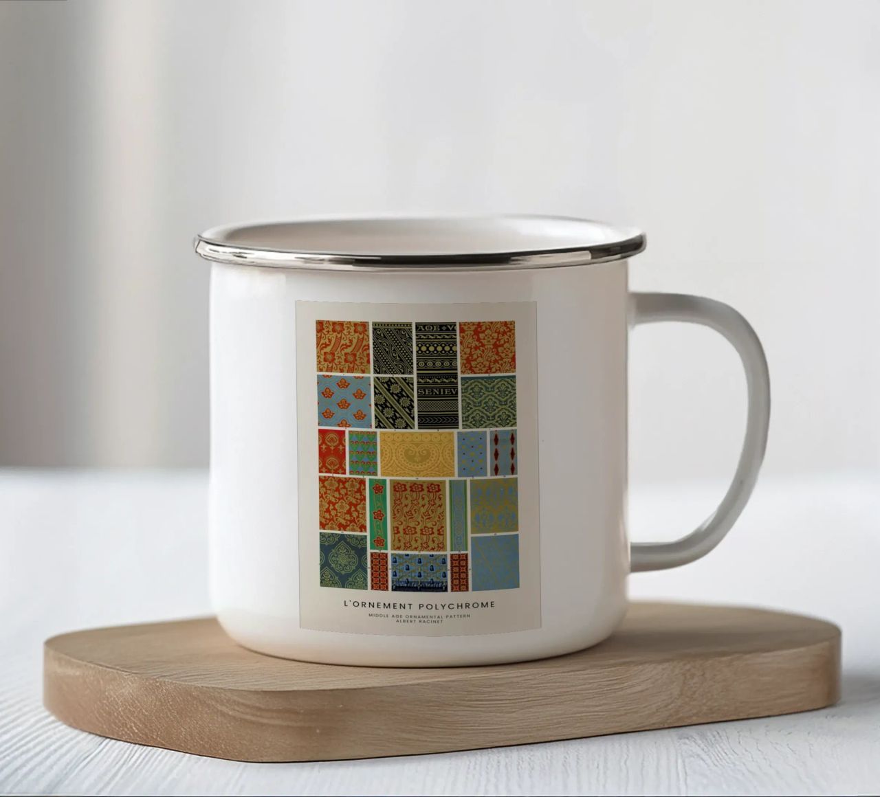 Racinet -  Medieval  Ornamental Pattern III tazza in smalto da Vintage by JUNIQE