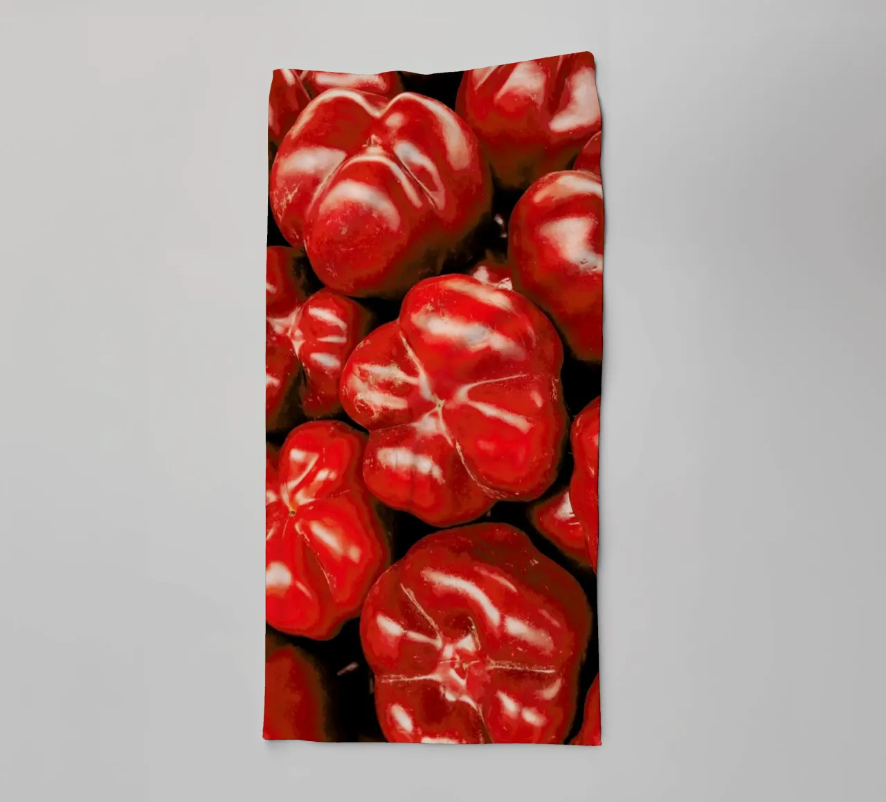 Paprika Love towel by Sebastian Hilgetag