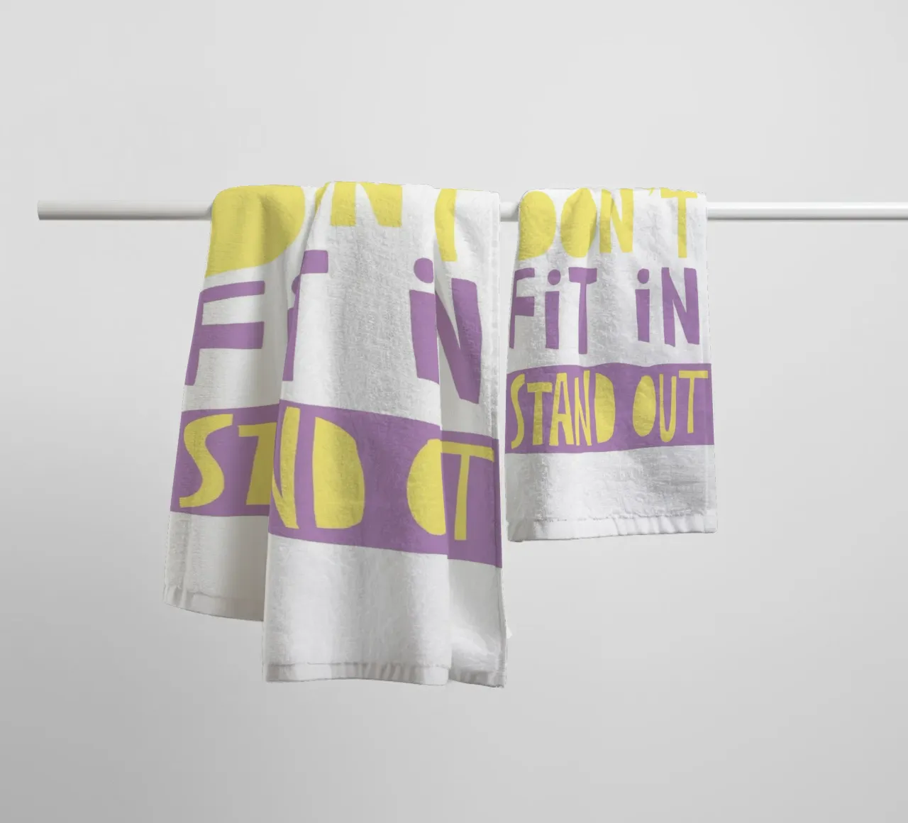 if you don't fit in stand out toalla de baño de fraeuleinvonfuchs