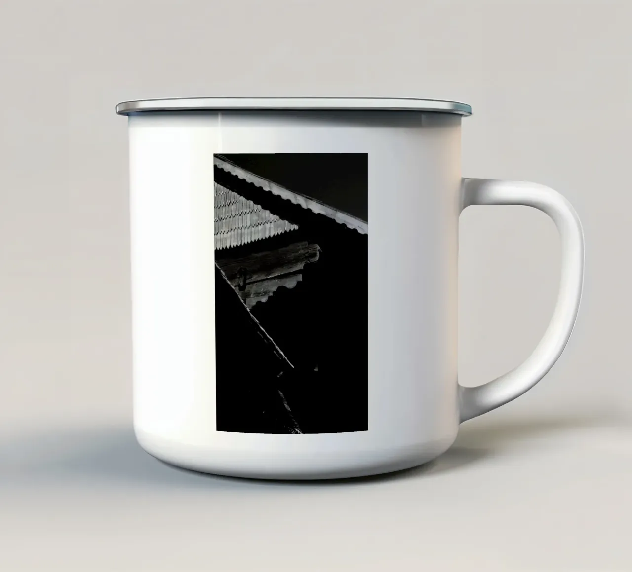 Close Details tazza in smalto da Sebastian Hilgetag