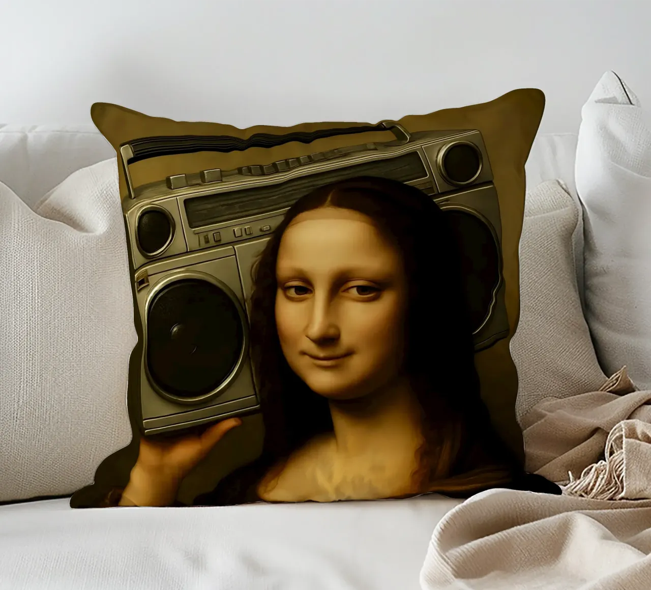 Mona Lisa Ghetto Blaster cuscino da ARTOMATIC