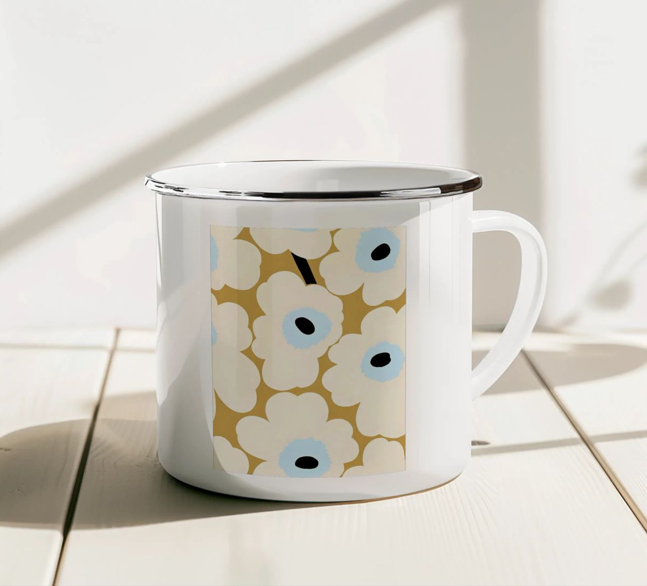 White Flower tazza in smalto da Melanie Tintilier
