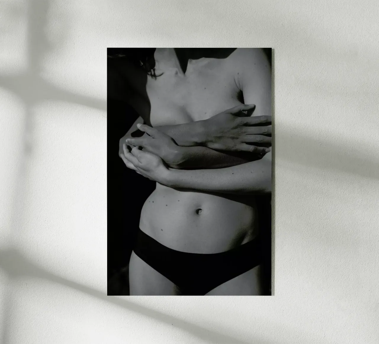 Holding plexiglass da Chris Abatzis