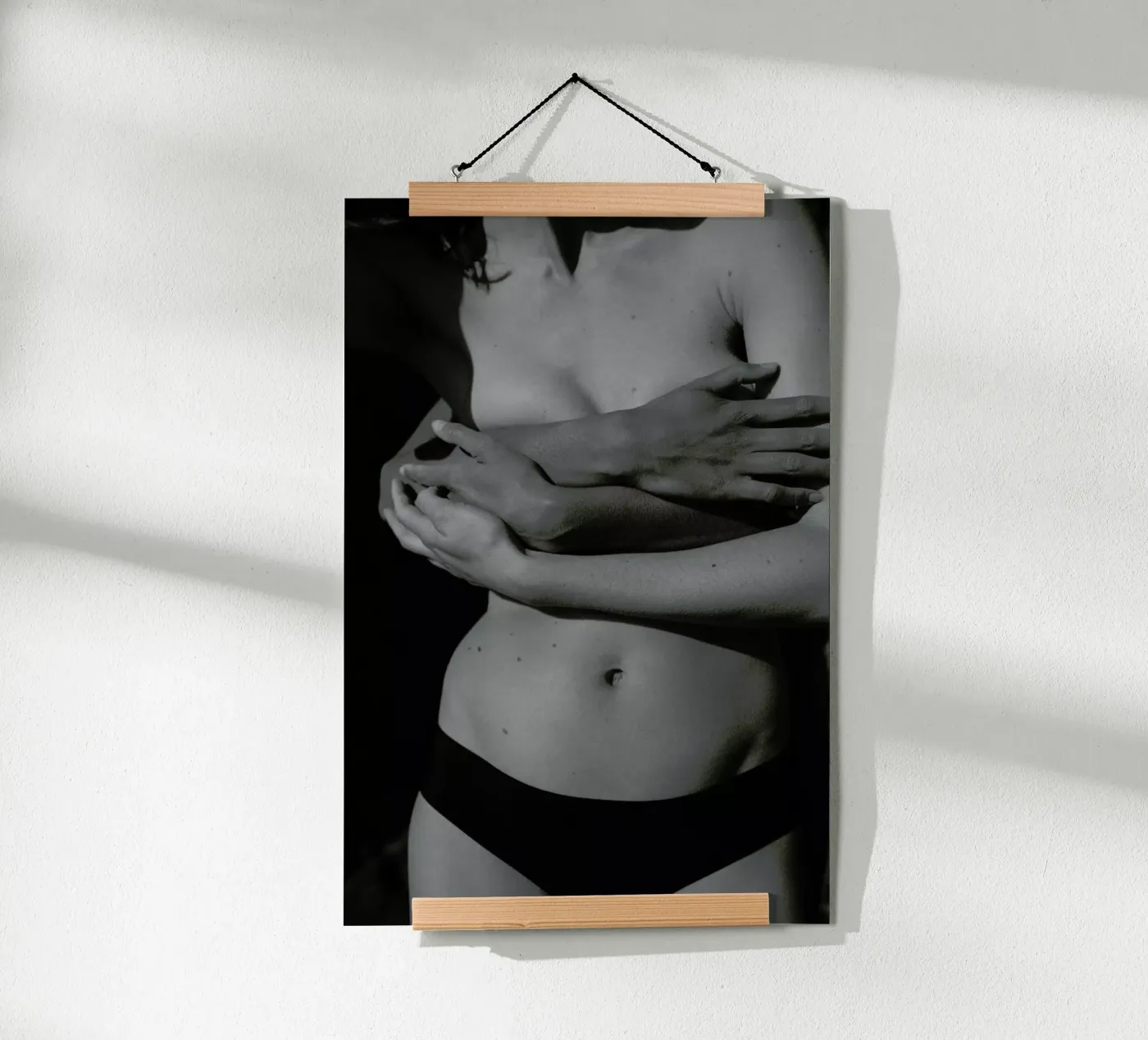 Holding poster van Chris Abatzis