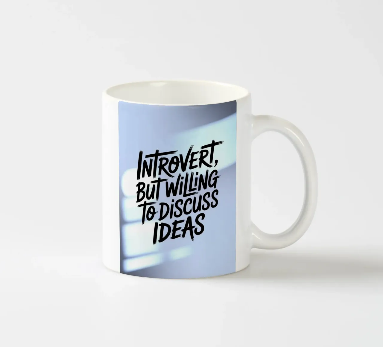 "Introverso, ma disposto a discutere di idee" - Edizione Soft tazza in ceramica da logic