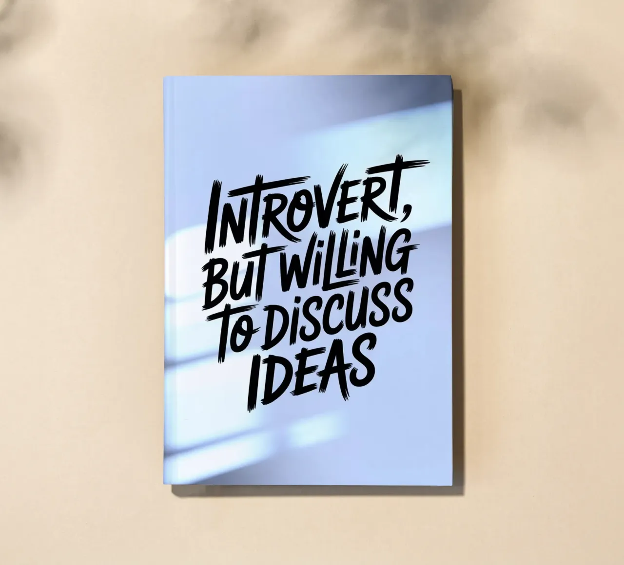 "Introvertiert, aber bereit, Ideen zu diskutieren" - Soft Edition Notizbuch von logic