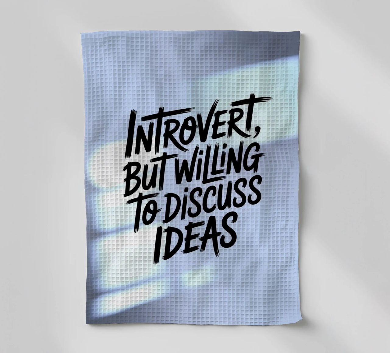 "Introvertiert, aber bereit, Ideen zu diskutieren" - Soft Edition Geschirrtuch von logic