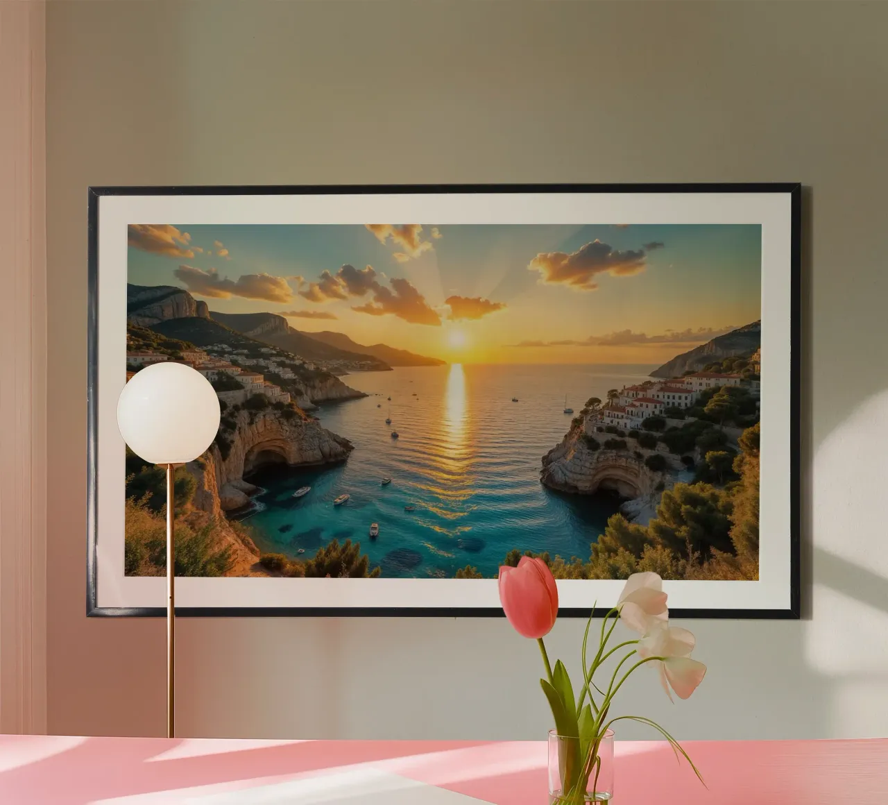 Tramonto sulla costa mediterranea poster con telaio in legno da Wild Beauty