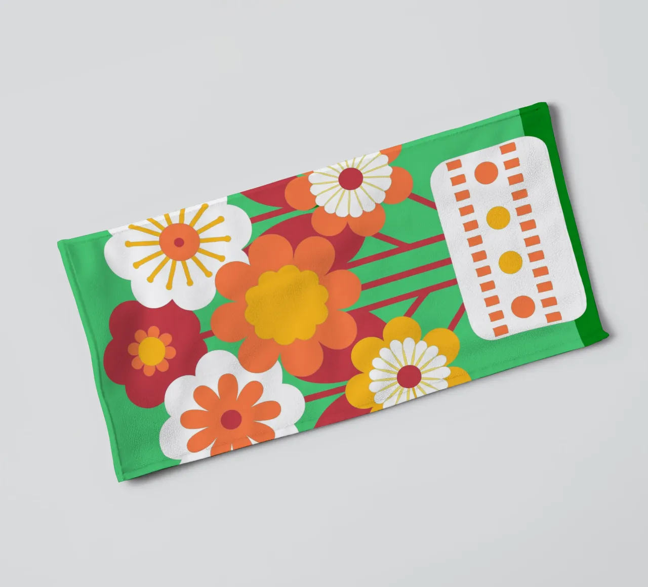 Blumen in einer Vase Handtuch von FLOWER PLACE SHOP