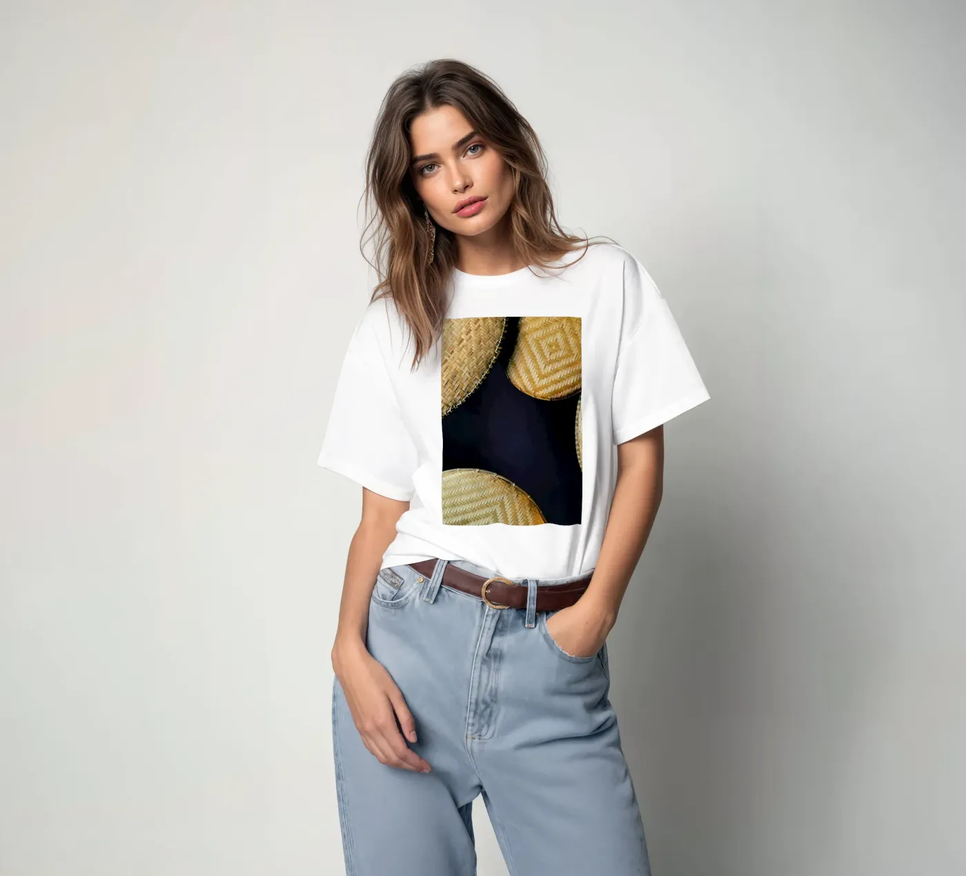 Complementary Pattern T-Shirt von Sebastian Hilgetag