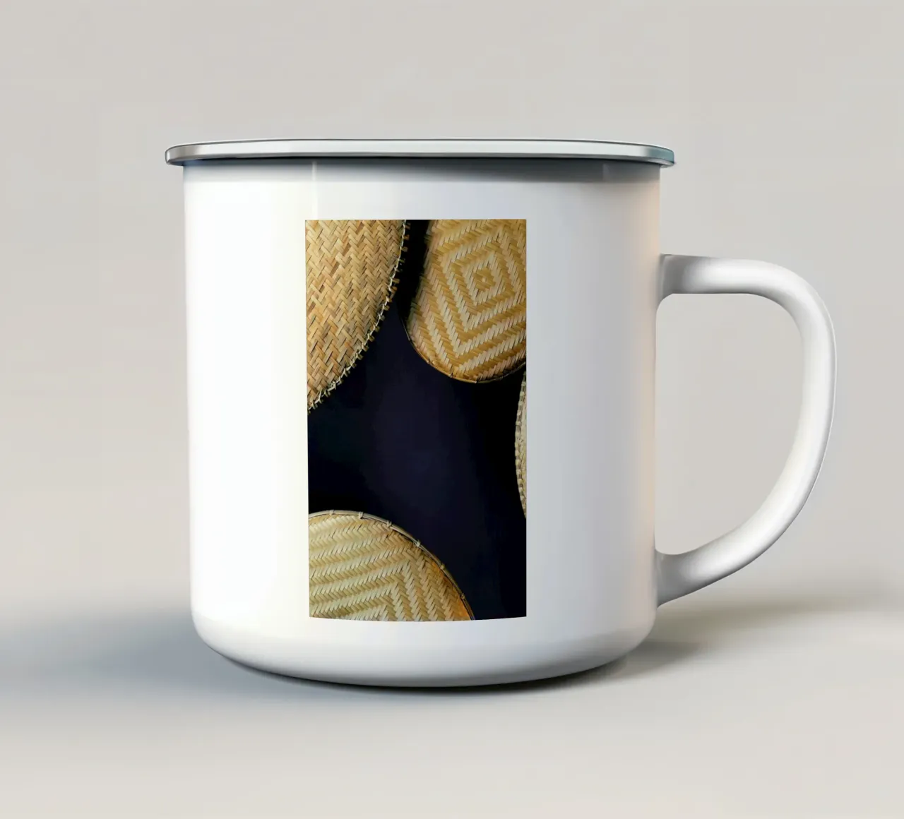 Complementary Pattern Emaille Tasse von Sebastian Hilgetag