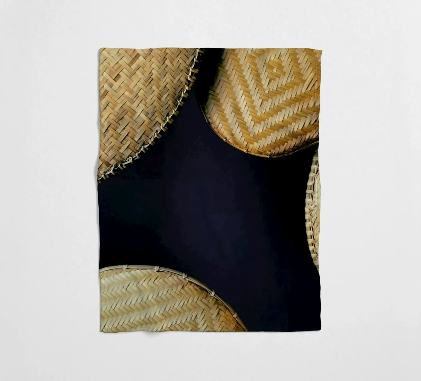 Complementary Pattern fleece blanket by Sebastian Hilgetag