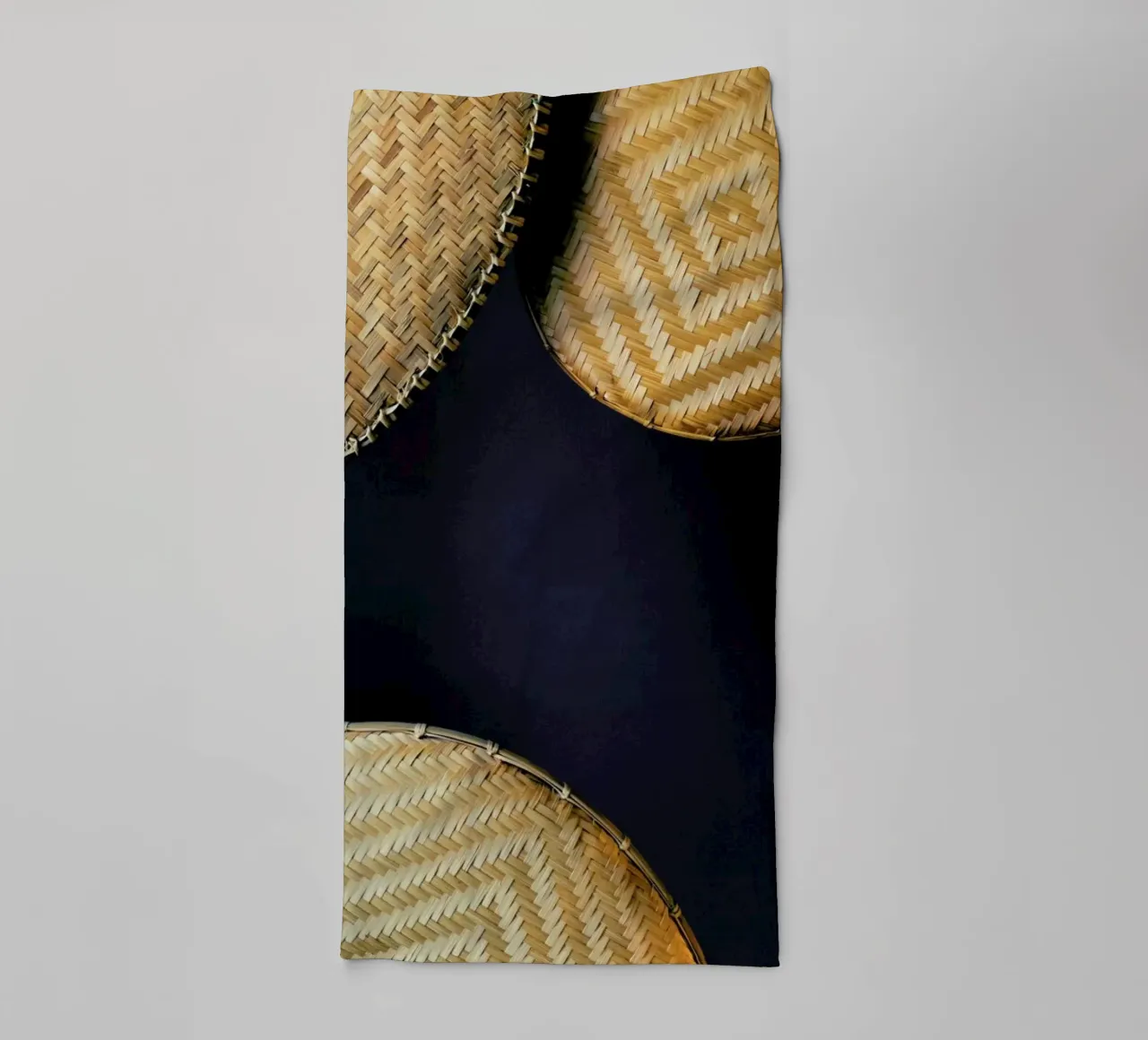 Complementary Pattern towel by Sebastian Hilgetag