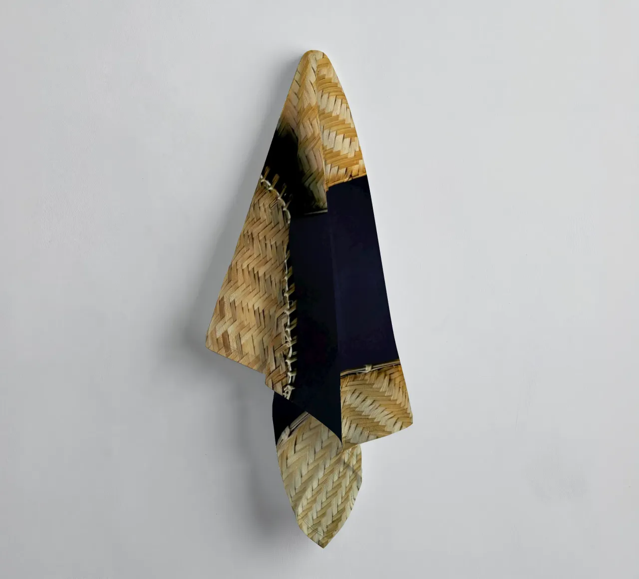 Complementary Pattern towel by Sebastian Hilgetag