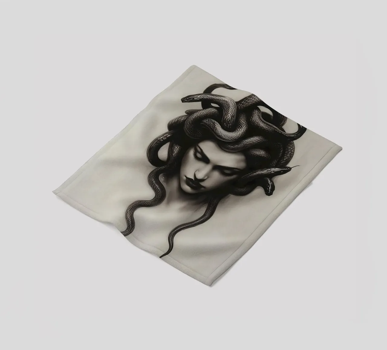 Ritratto di Medusa coperta in pile da animals_studio