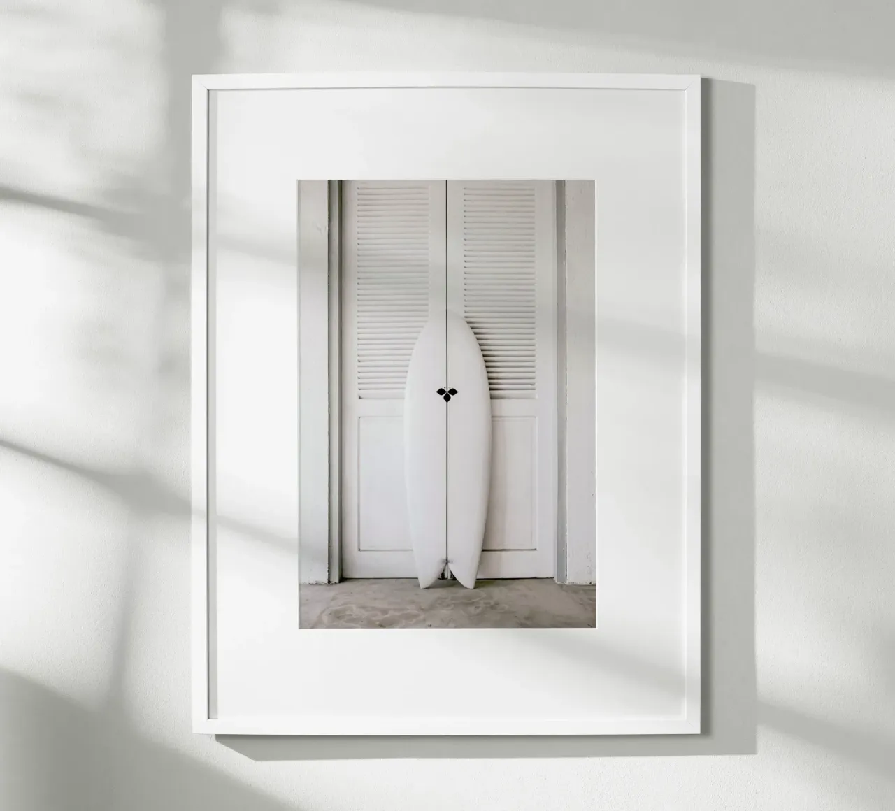 Surf Symmetrie poster con telaio in alluminio da Chris Abatzis