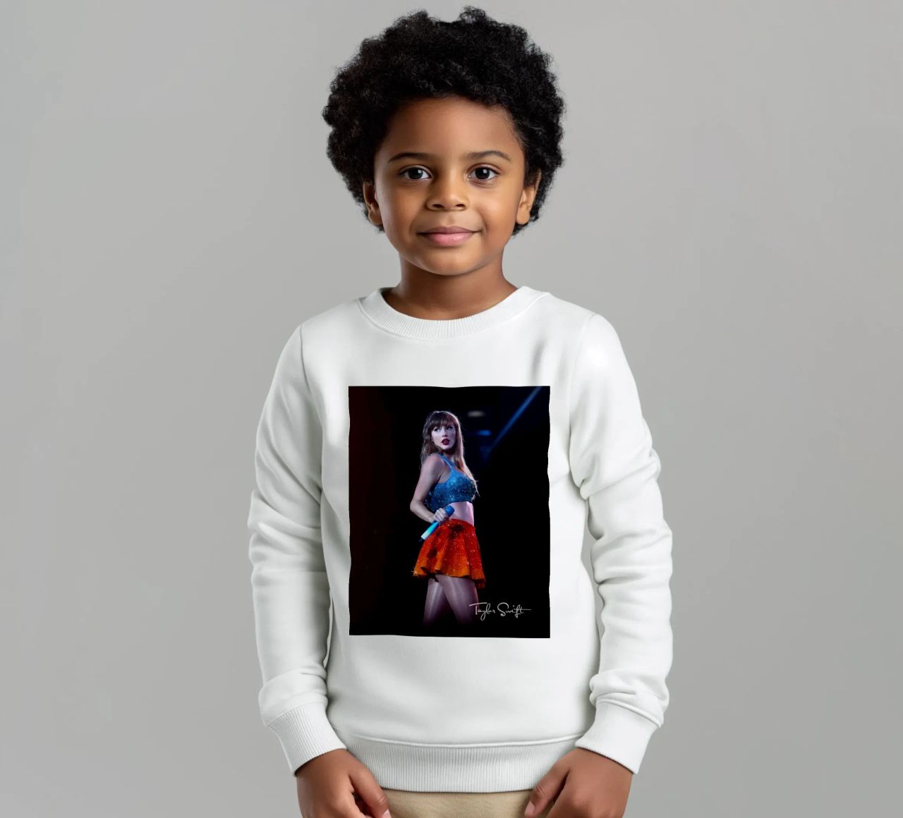 taylor swift suonare canzone felpa bambino da NindaCreationsArt