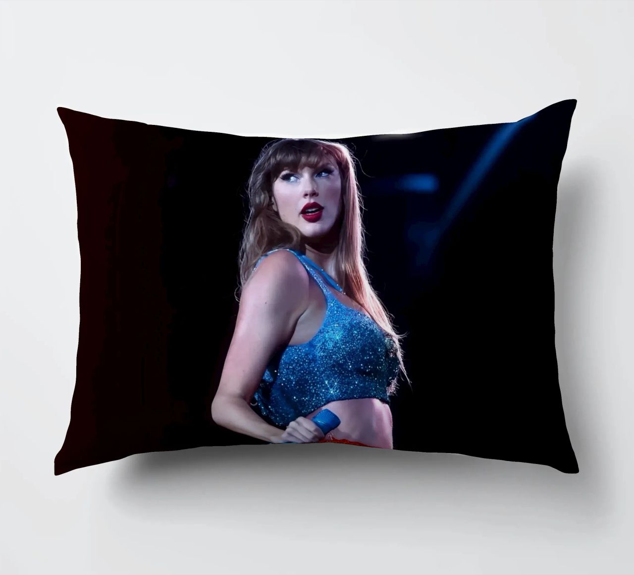 taylor swift suonare canzone cuscino da NindaCreationsArt