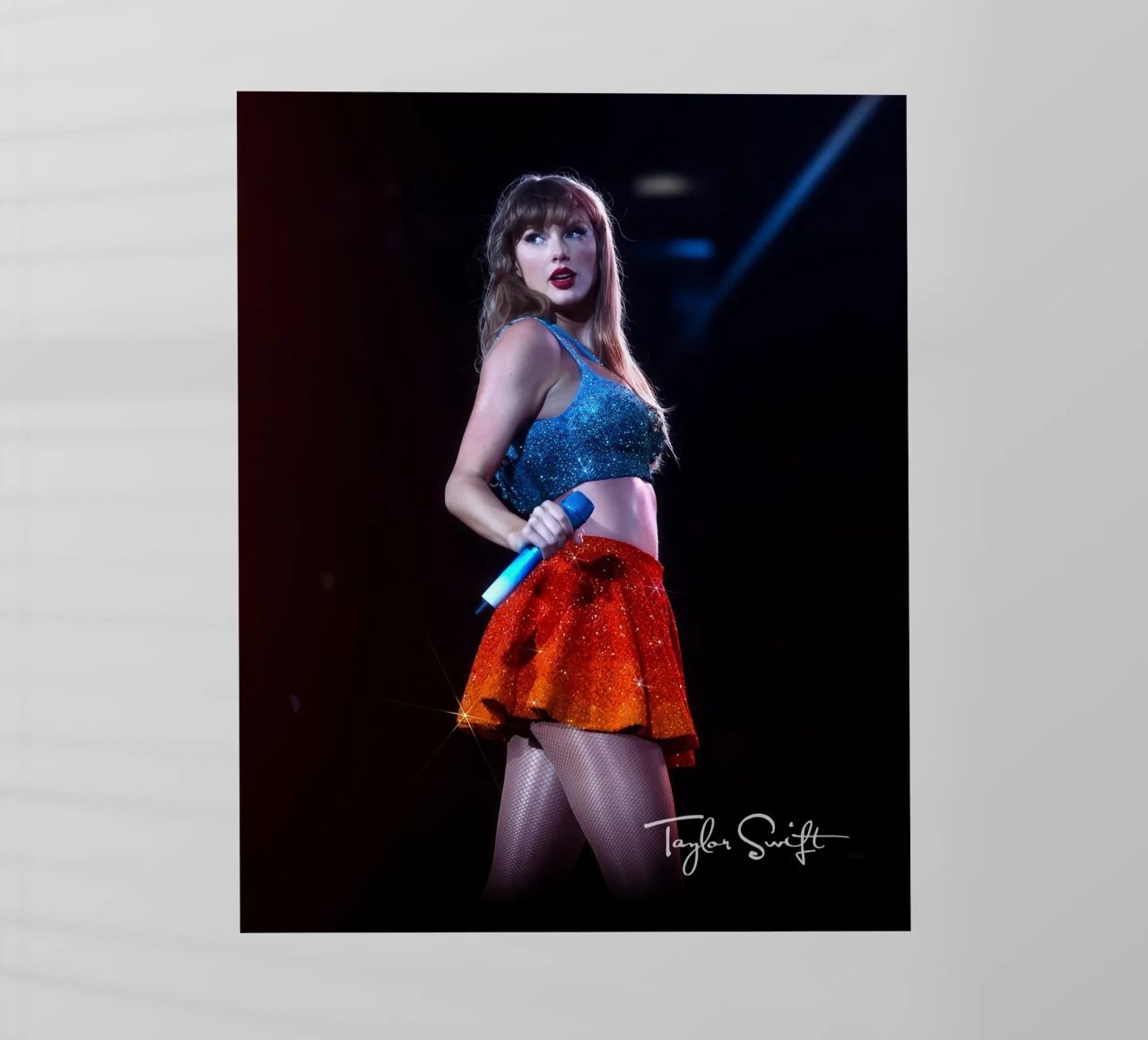 taylor swift suonare canzone pellicola backlit da NindaCreationsArt