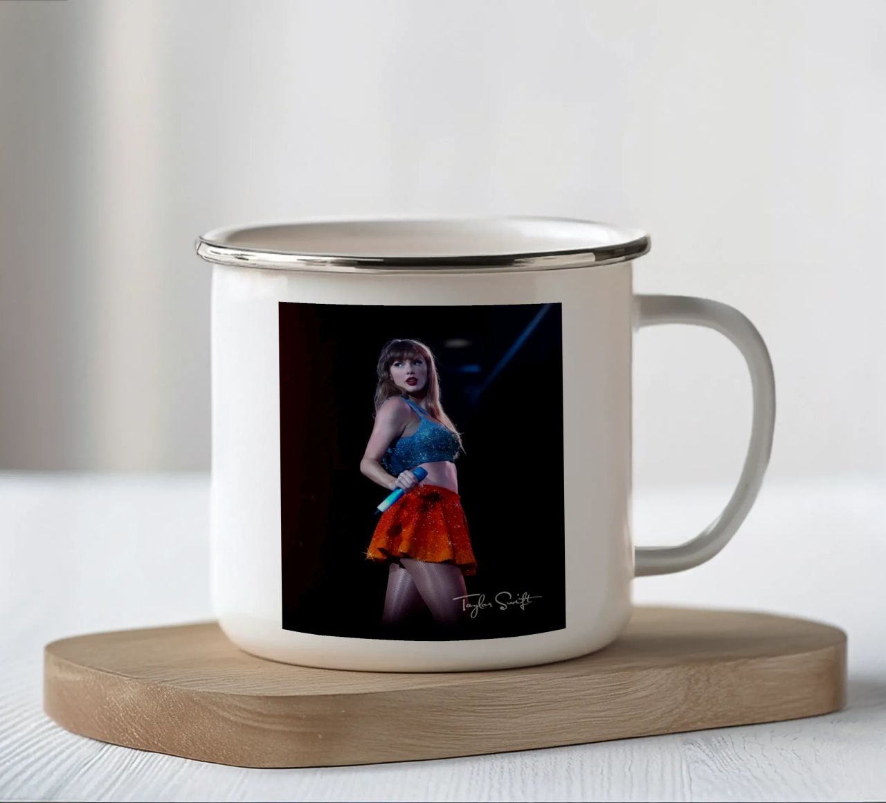 taylor swift suonare canzone tazza in smalto da NindaCreationsArt