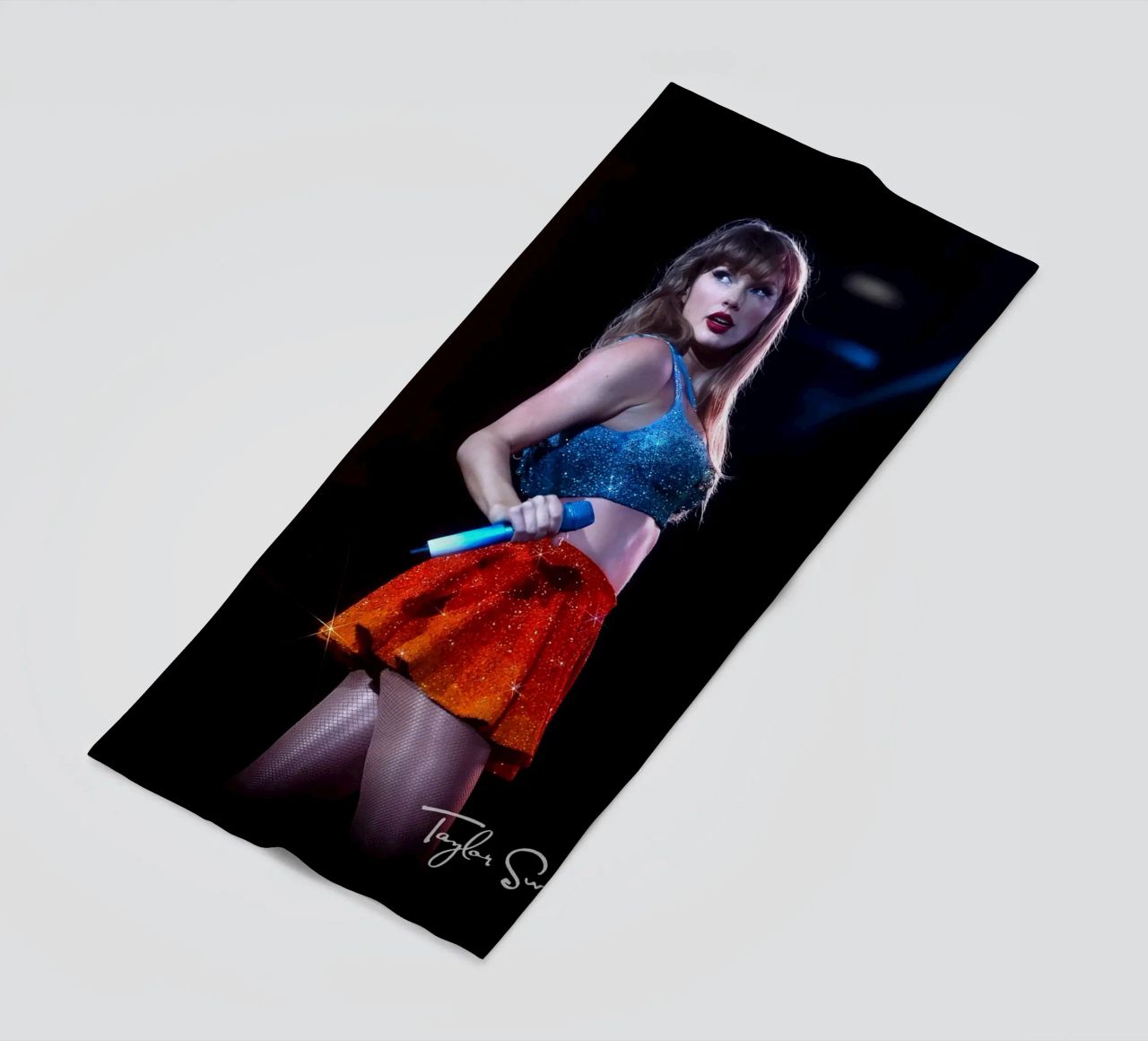 taylor swift suonare canzone telo mare da NindaCreationsArt