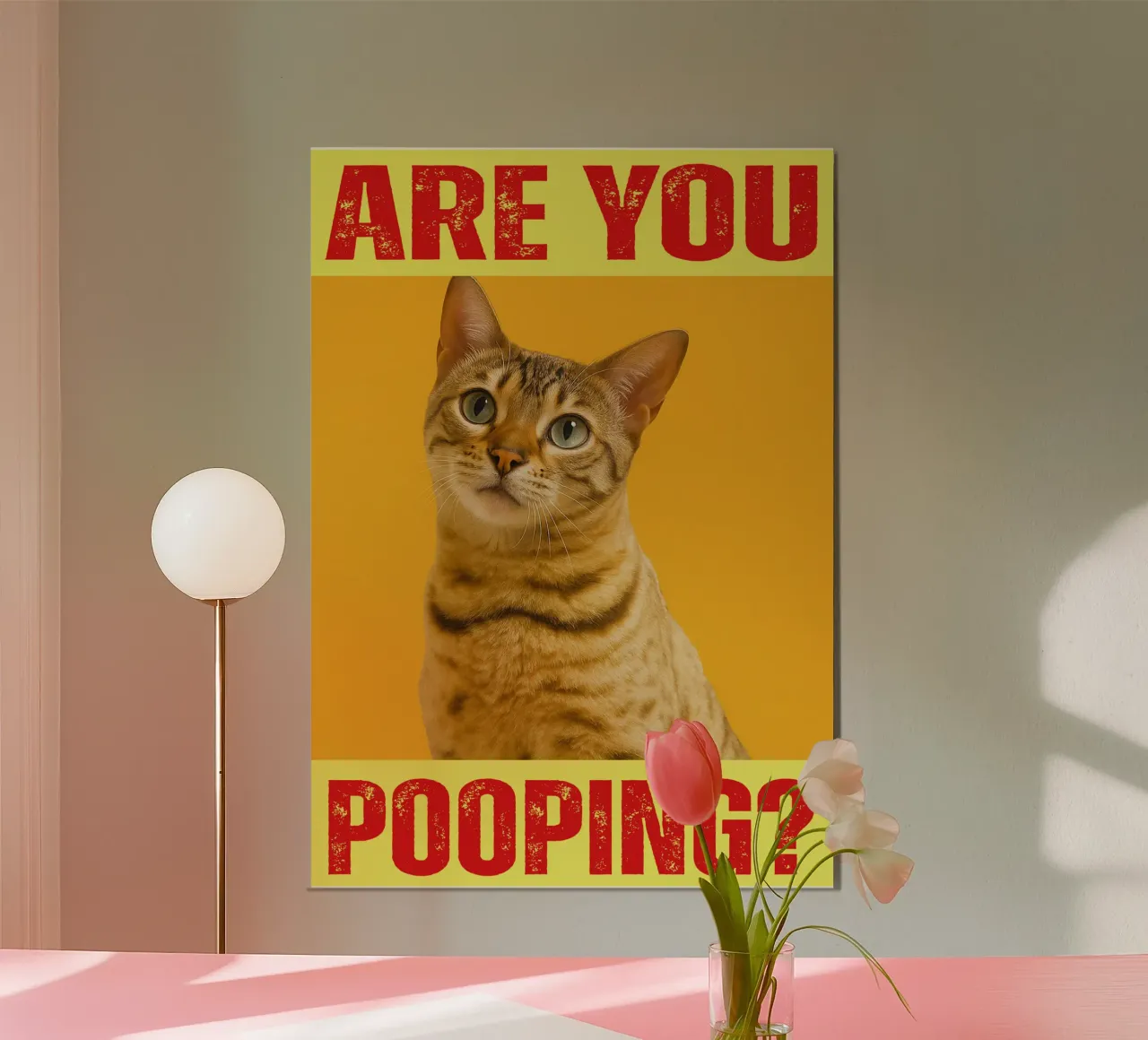 gatto stai facendo la cacca nei bagni poster con telaio in plastica da Nayara