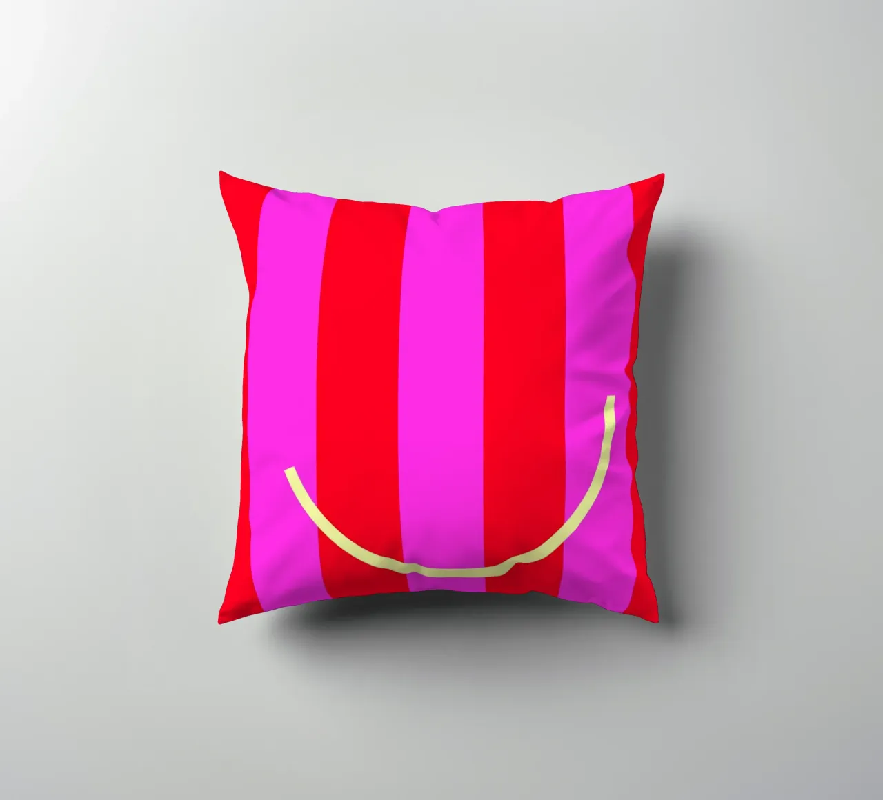 smile. cuscino da FRICKE DESIGN