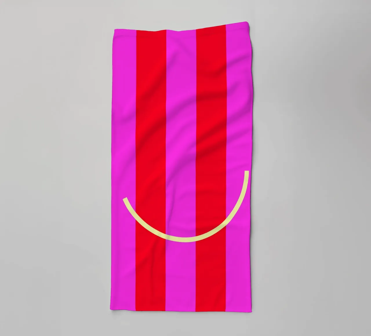 smile. asciugamano da bagno da FRICKE DESIGN
