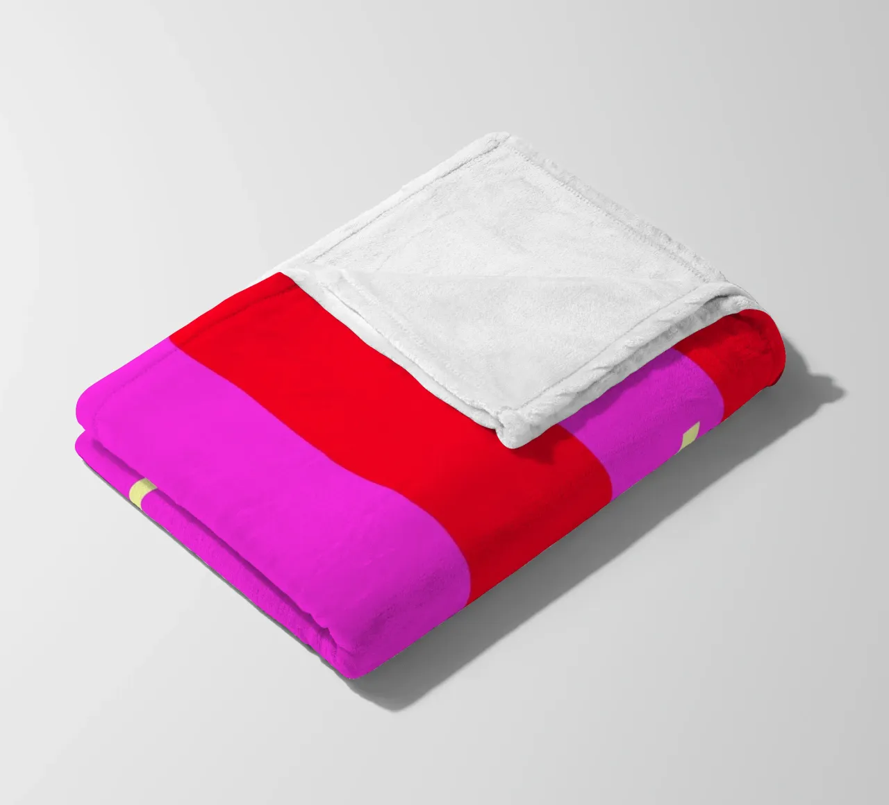smile. coperta in pile da FRICKE DESIGN