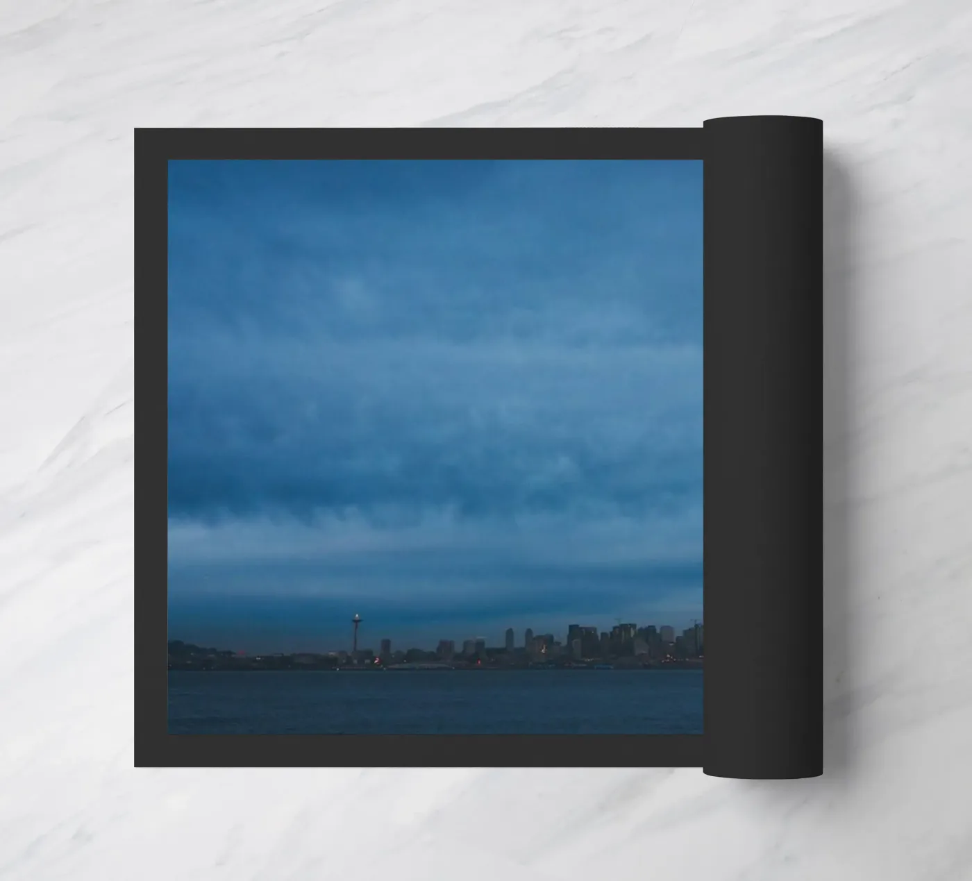 dark cloudy Fußmatte von Bleu