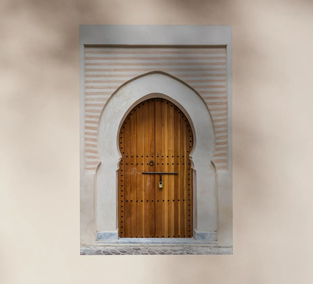 Moroccan door in Marrakesh pellicola backlit da photolovers