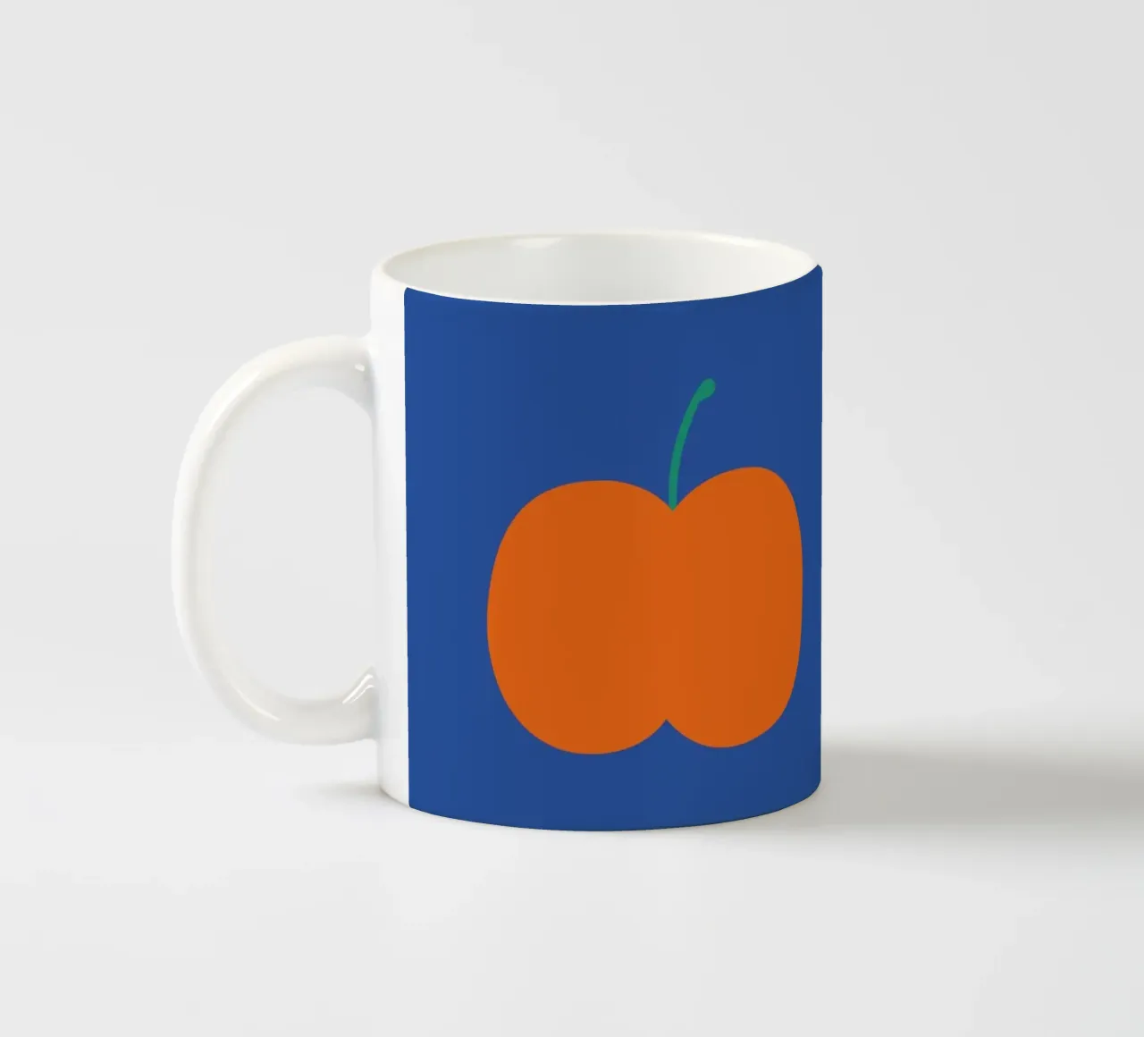 Big pink apple tazza in ceramica da Susann Stefanizen