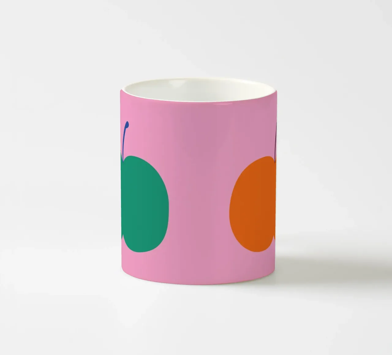 Big red apple tazza in ceramica da Susann Stefanizen