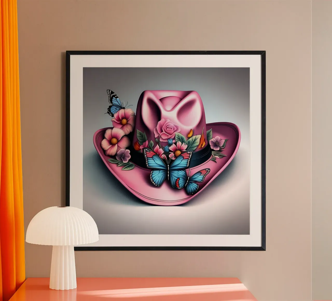 Cappello da cowboy rosa con fiori e farfalle poster con telaio in legno da Farb- und Blütenzauber by LK