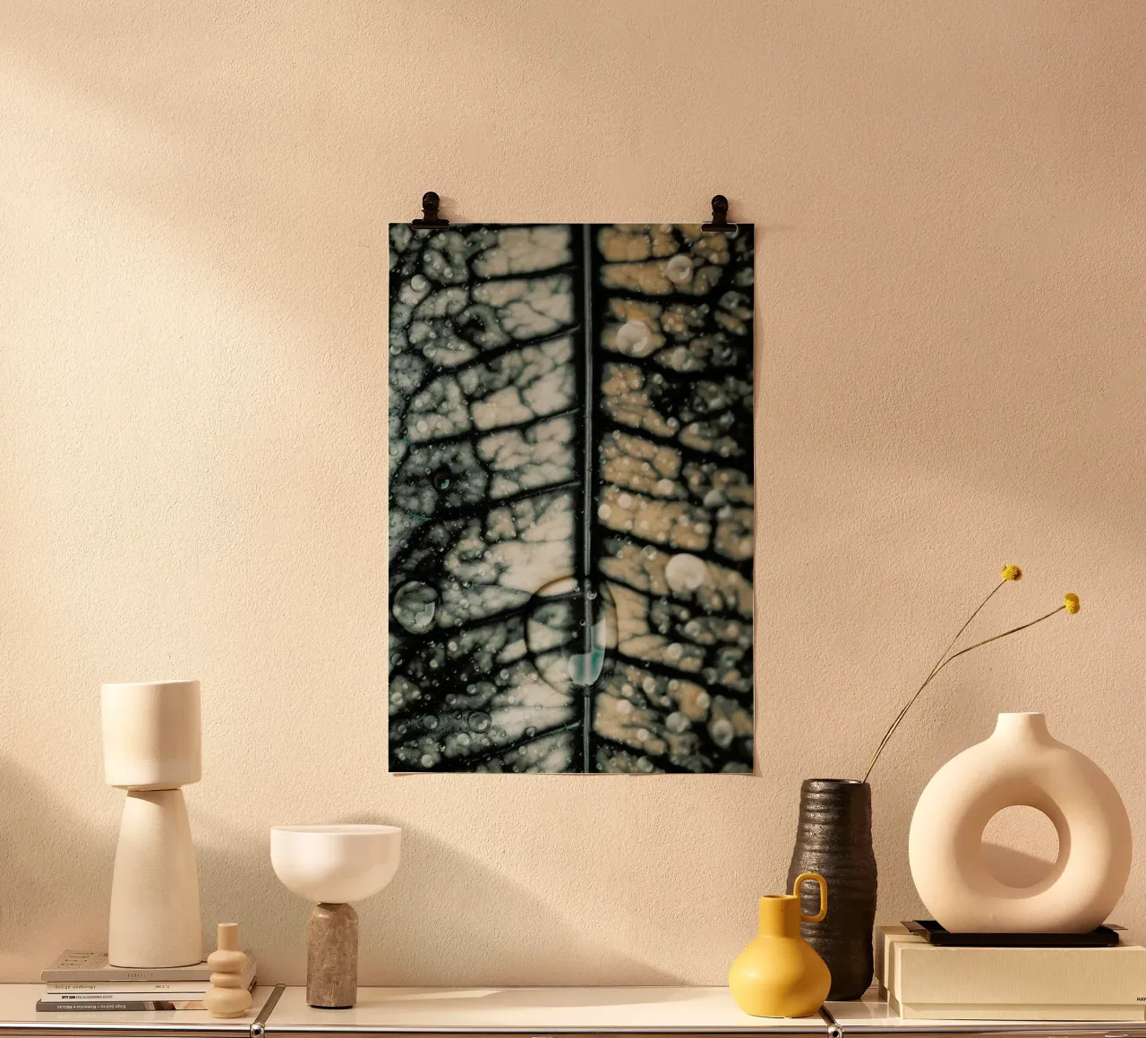 The Rain poster con telaio in legno da Ingrid Beddoes