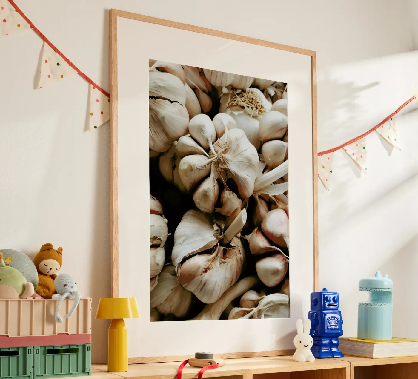 Kitchen Essentials – Garlic Poster von Sebastian Hilgetag