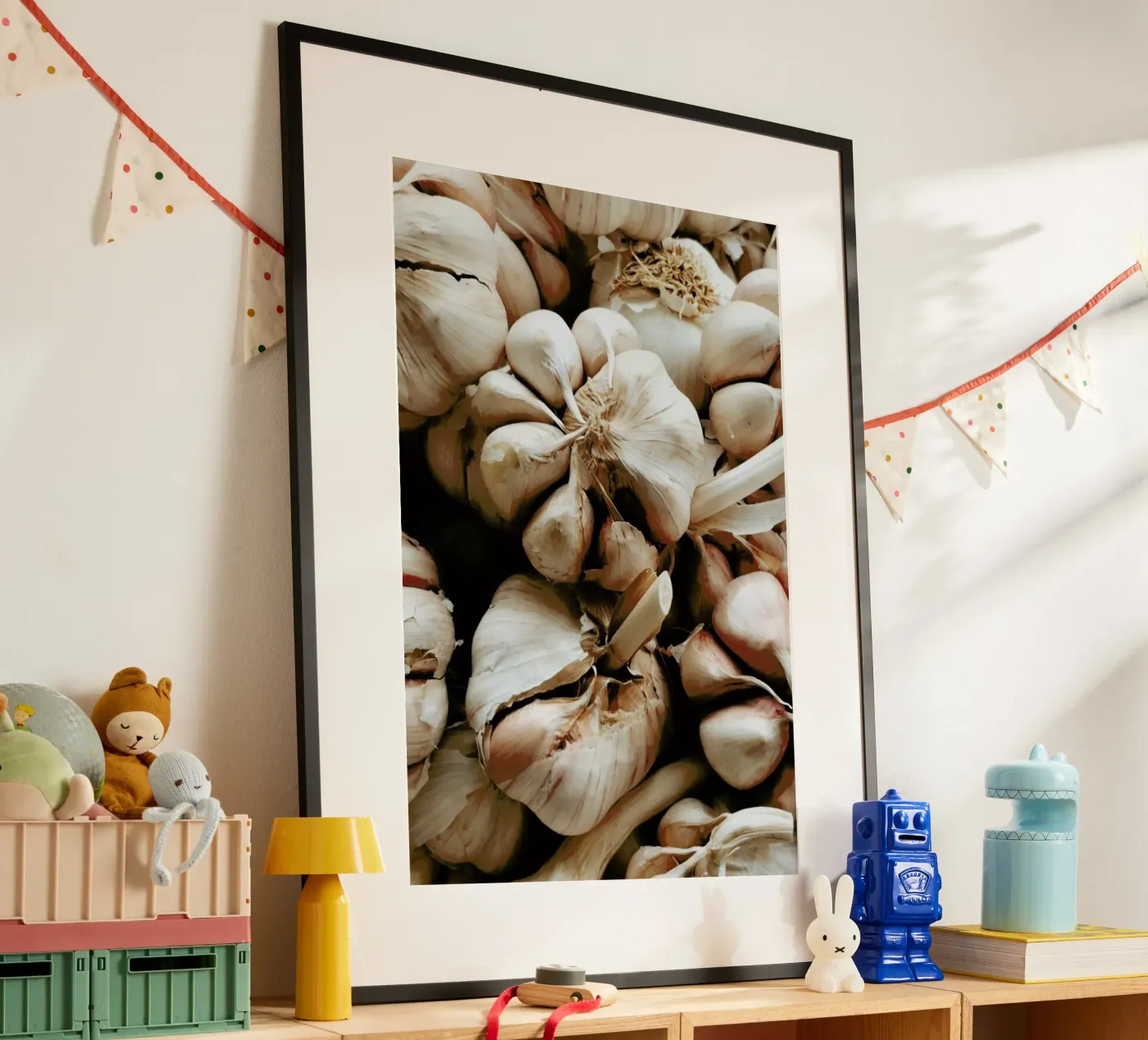 Kitchen Essentials – Garlic Poster von Sebastian Hilgetag