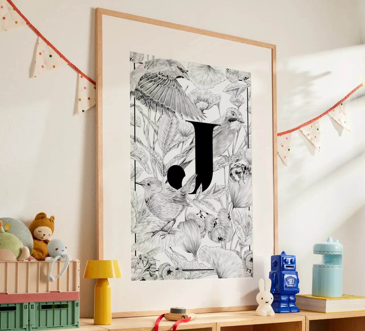 Floral Alphabet J poster avec cadre en bois de Faunesque