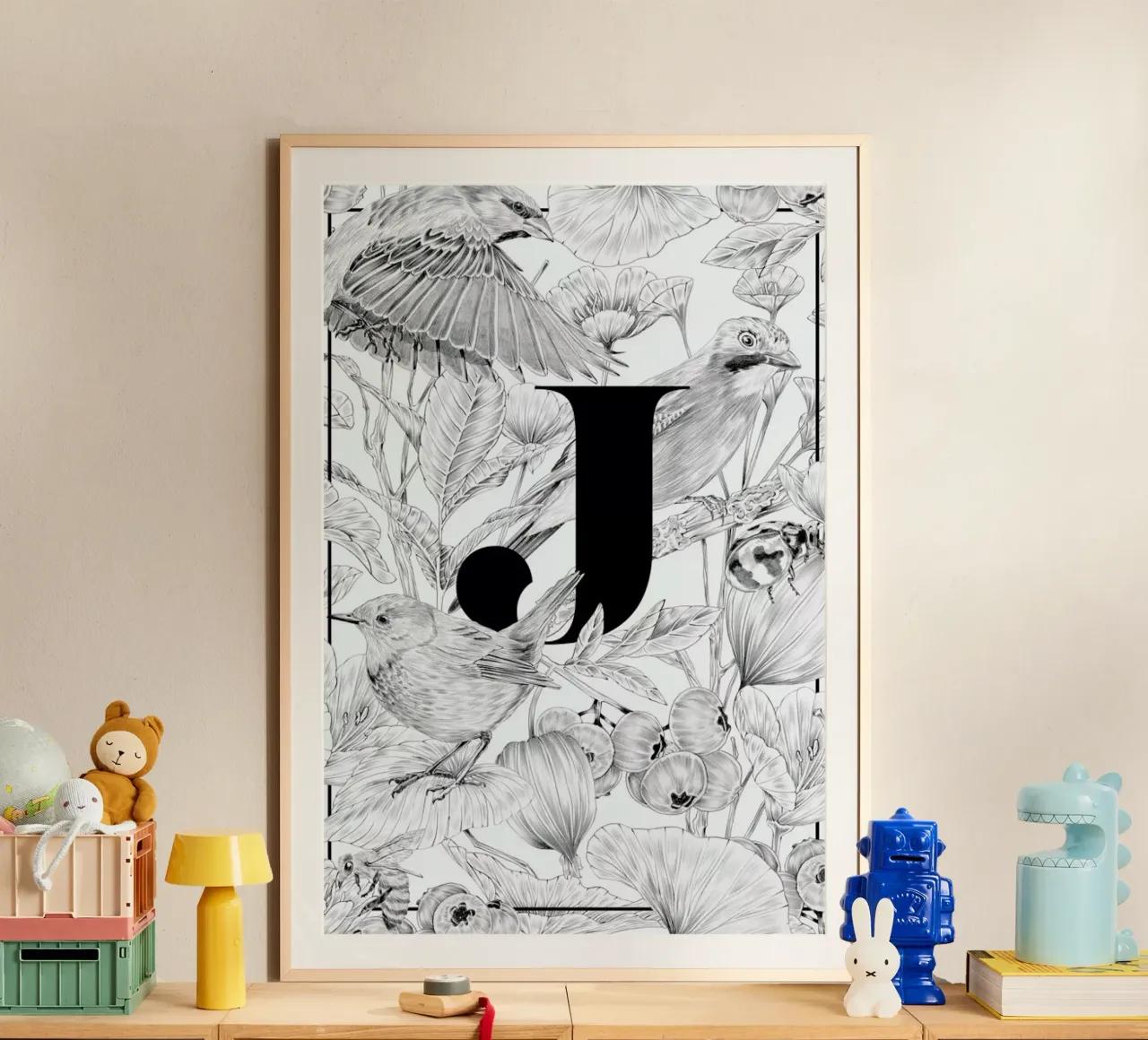 Floral Alphabet J poster avec cadre en bois de Faunesque