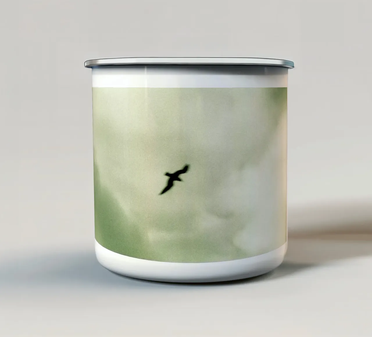 Bird tazza in smalto da Tal Paz-Fridman
