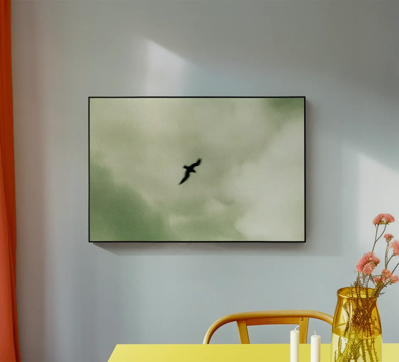 Bird plexiglass da Tal Paz-Fridman