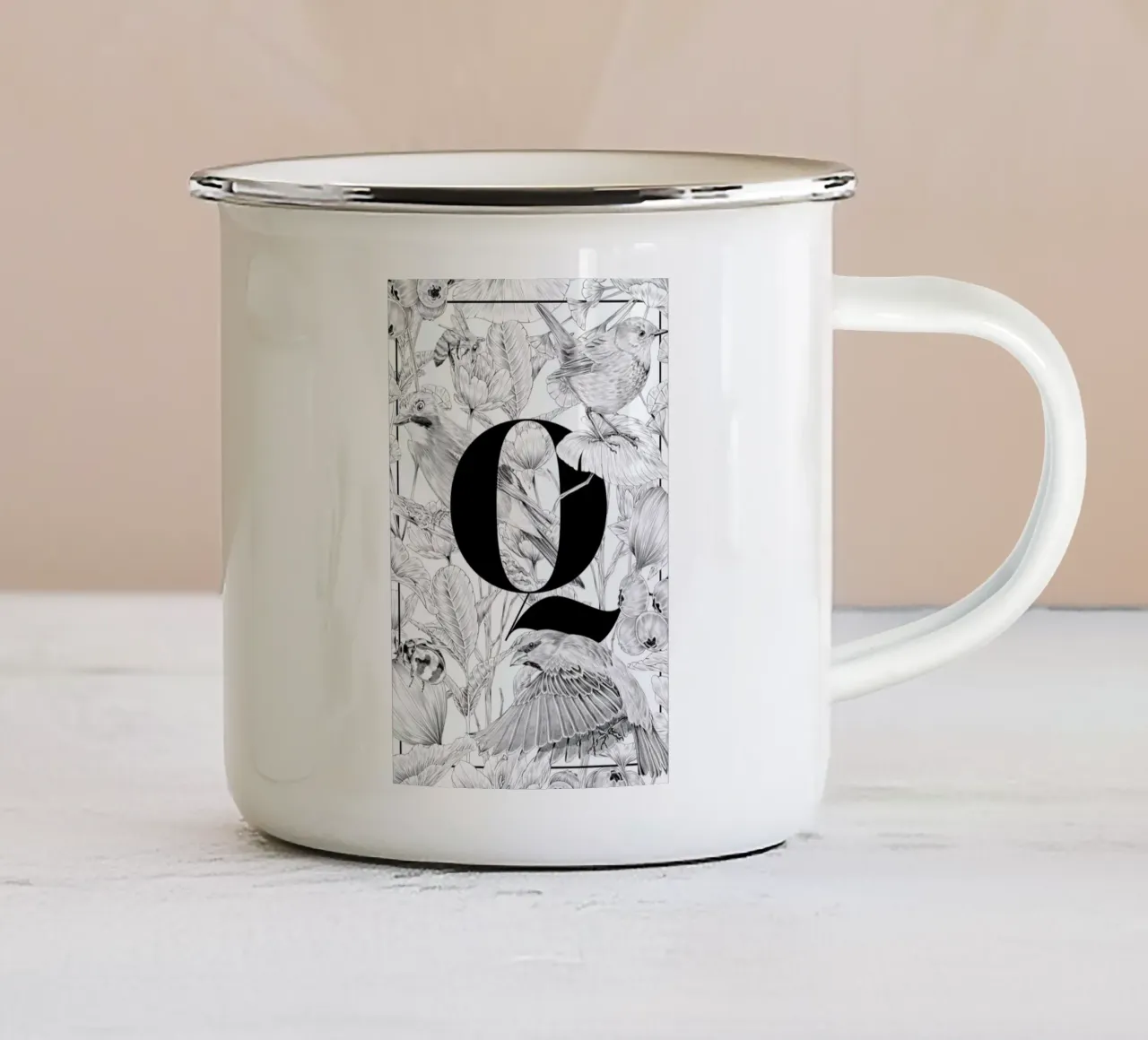 Floral Alphabet Q tazza in smalto da Faunesque