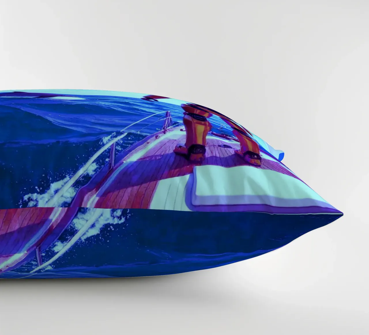 ROBOT SUR UN VOILIER. Eau bleue. Kissen von Thierry vobmann photography