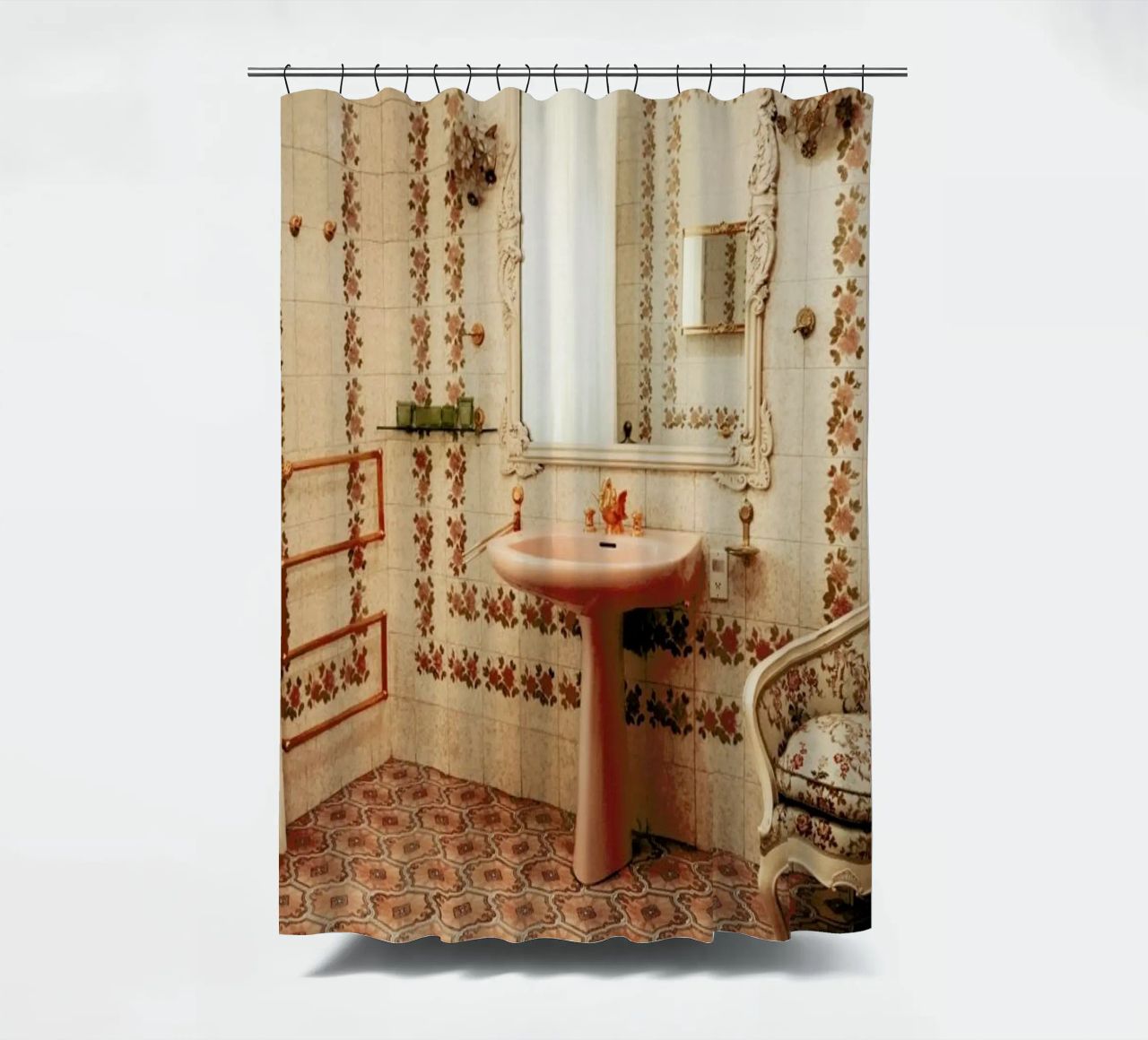 Pink And Golden Bathtube Duschvorhang von Sebastian Hilgetag
