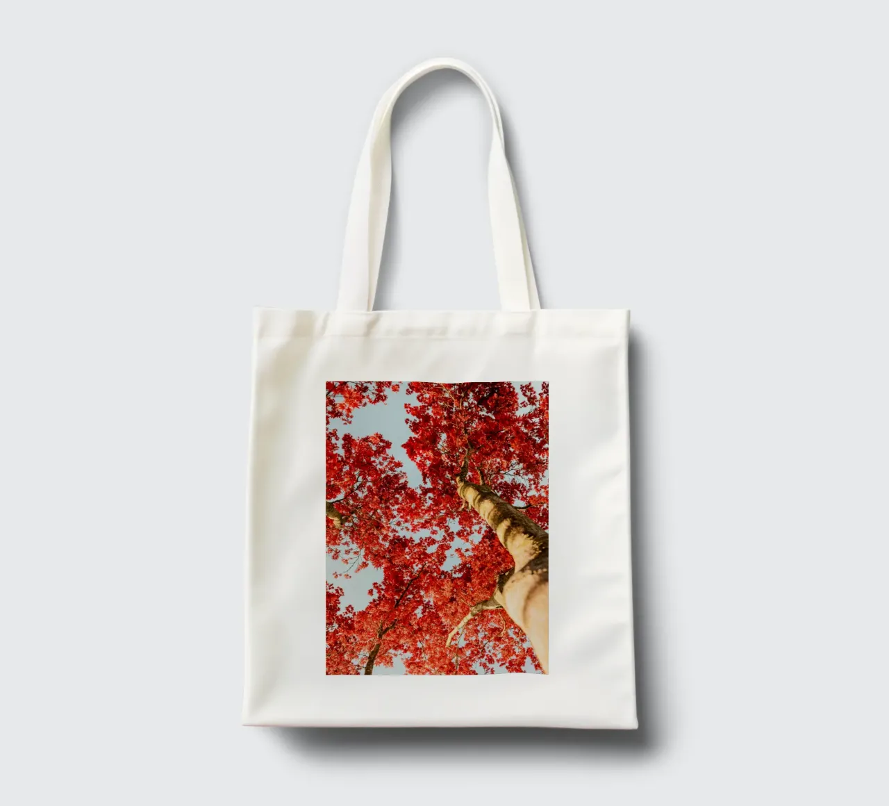 albero foglie rosse borsa in juta da Earthly Visions