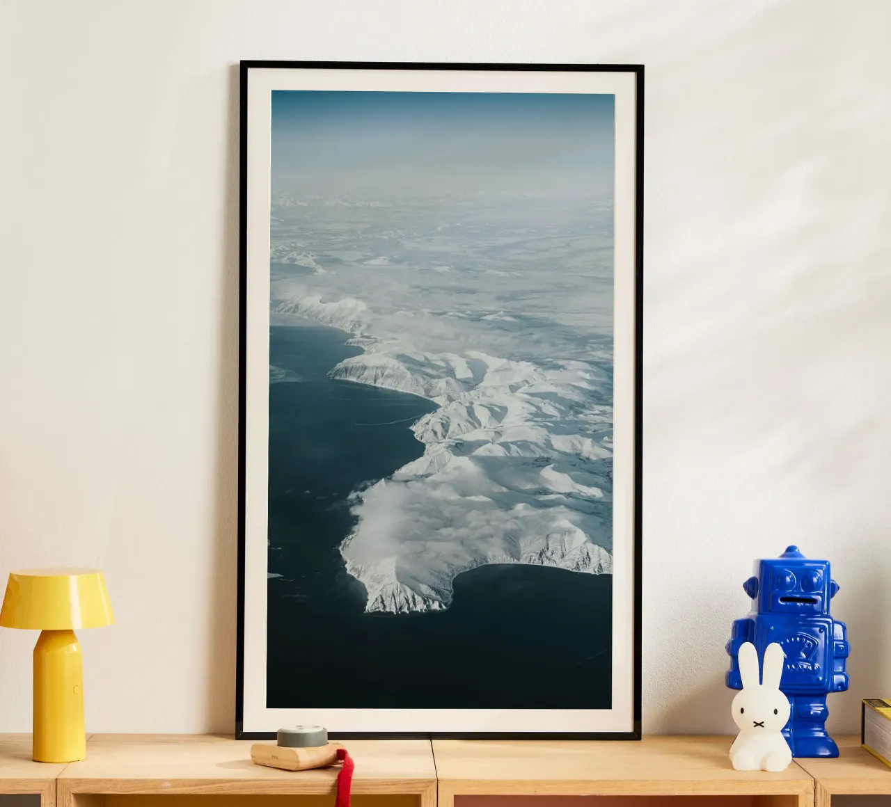 vista aerea neve poster con telaio in plastica da Earthly Visions
