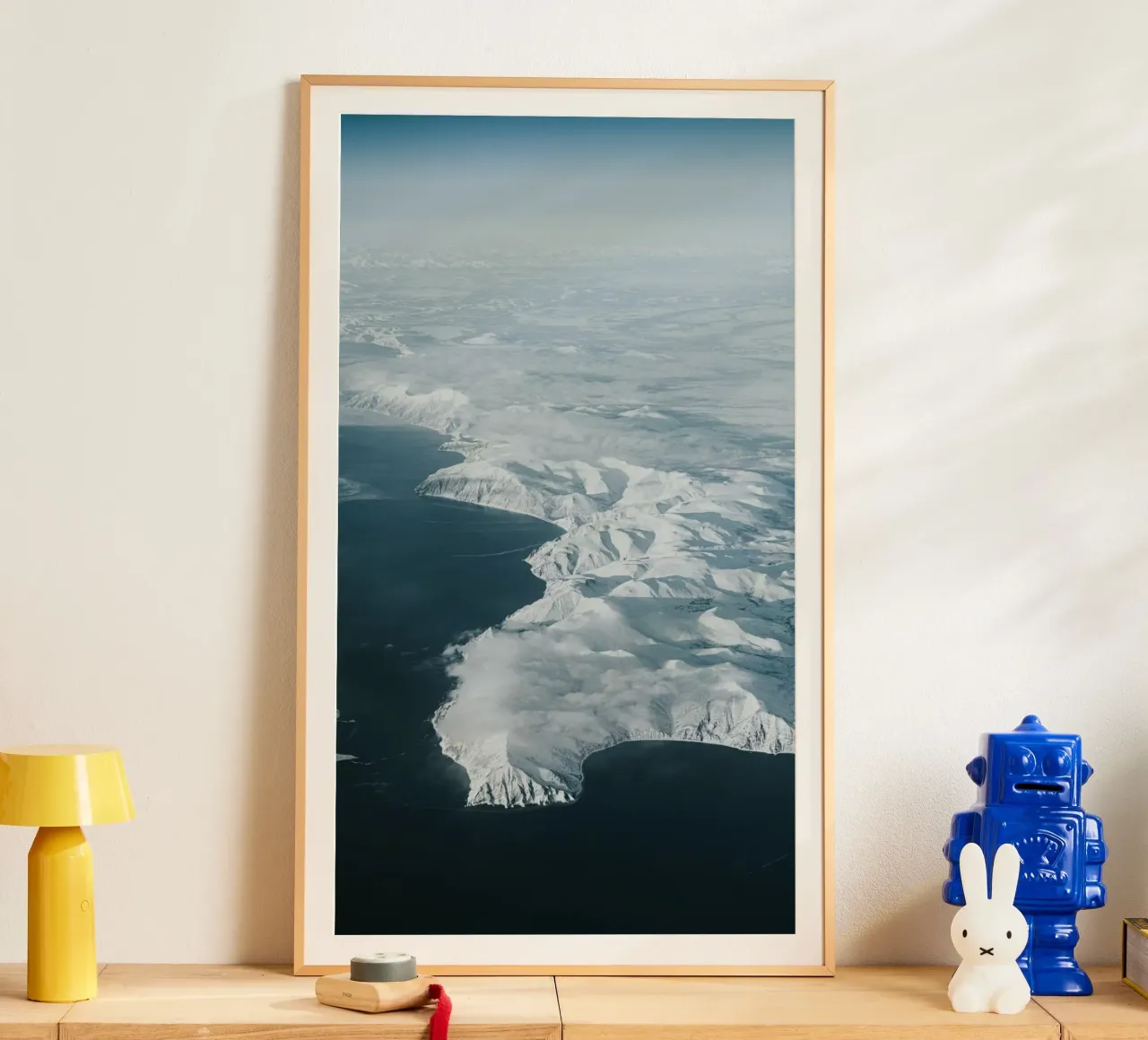 vista aerea neve poster con telaio in plastica da Earthly Visions