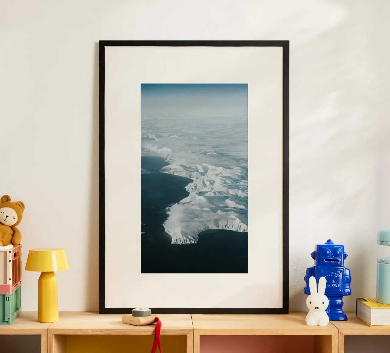 vista aerea neve poster con telaio in plastica da Earthly Visions