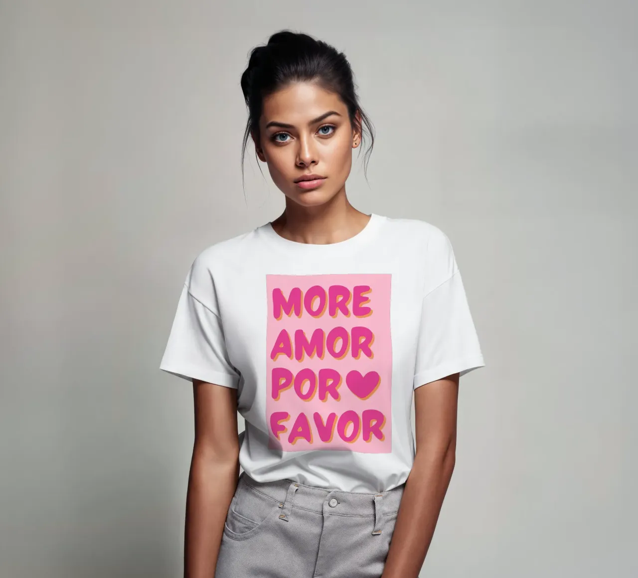 "Mehr Amor Por Favor" Typografie Kunst T-Shirt von pdigitalprints